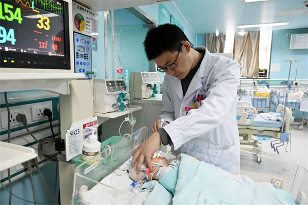 徐州市儿童医院专家提醒：2岁宝宝摔到后脑勺抽搐怎么办？