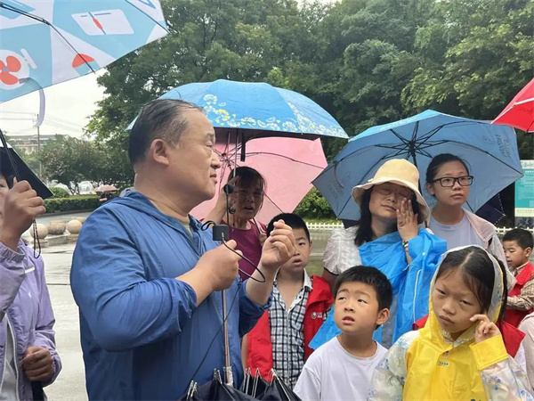 “识百草，佩香囊”——市中医院开展中医药文化体验活动